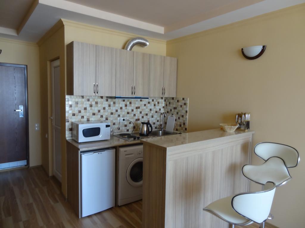 Apartment On Khimshiashvili Batumi Exteriör bild