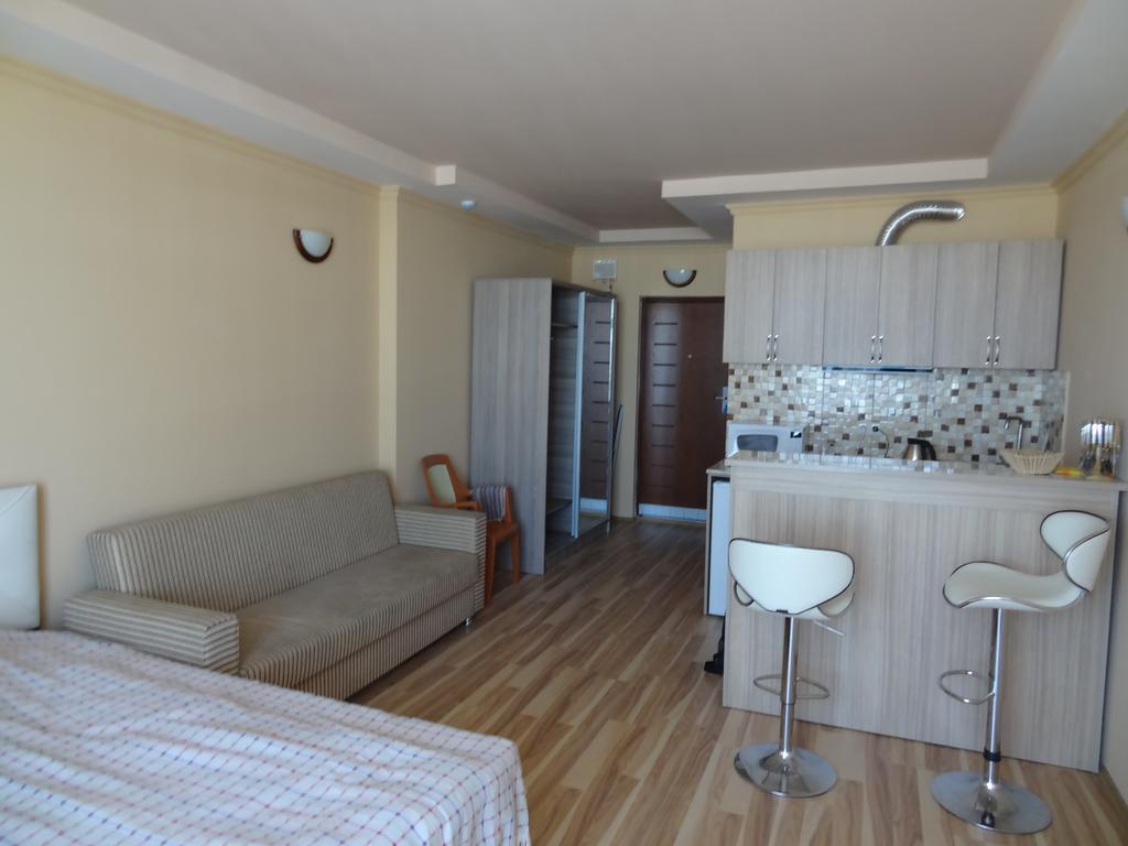 Apartment On Khimshiashvili Batumi Exteriör bild