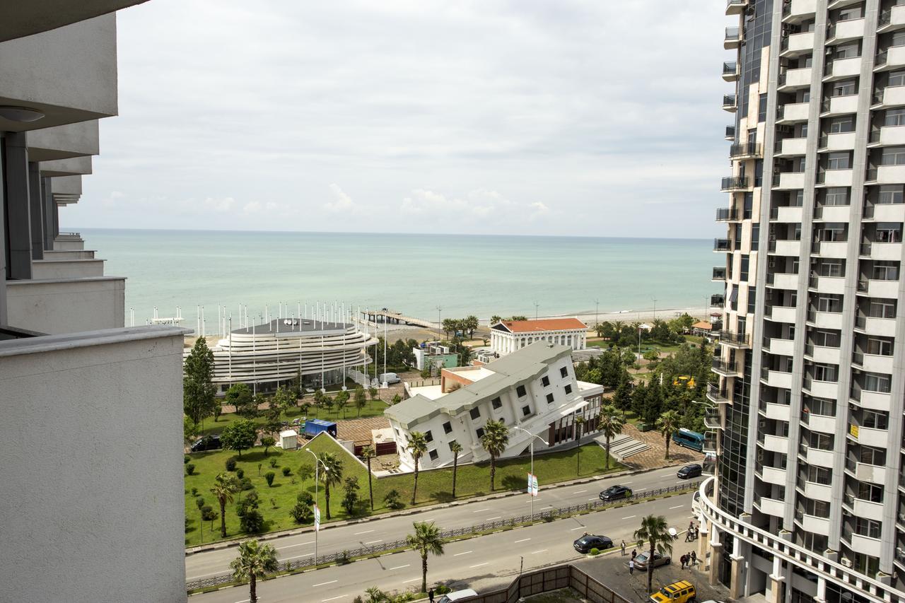 Apartment On Khimshiashvili Batumi Exteriör bild